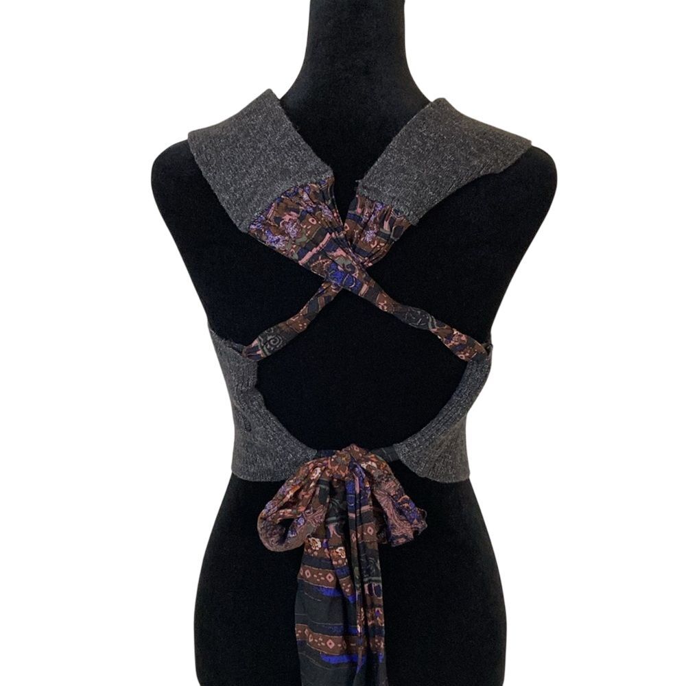 Anthropologie Womens Ribbed Strappy Wrap Top Size M Grey‎ Floral Cropped